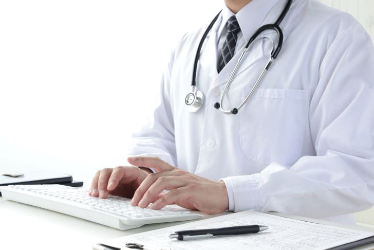 健診システムを導入する流れとは？導入までの期間や費用についても解説